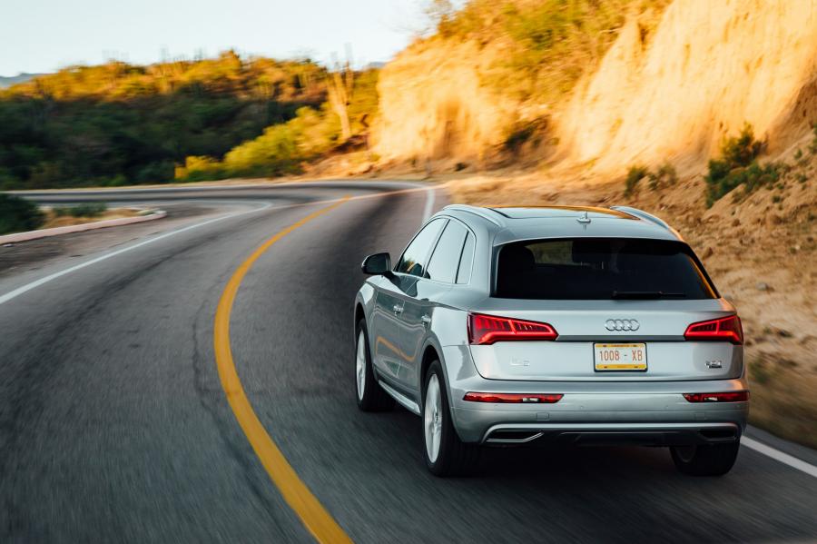  Audi Q5 2.0T Quattro 2017 года  (NA) (фото 21 из 40)